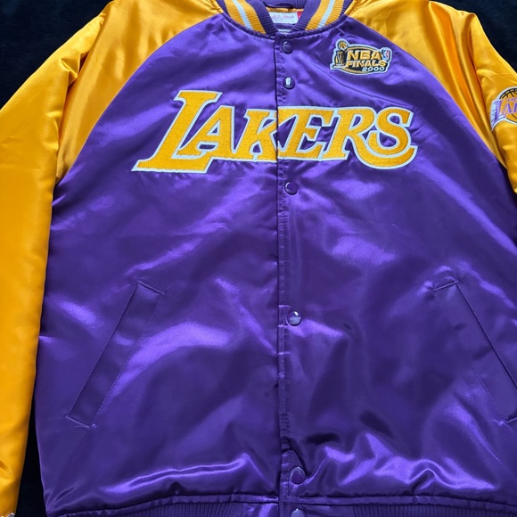 Mitchell & Ness Purple and Gold Lakers Bomber Jacket - Picture 4 of 6